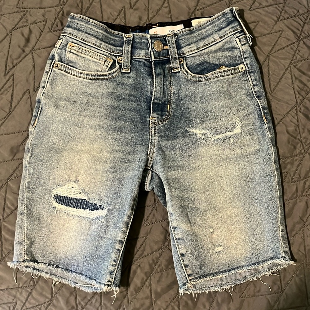 Boys Old Navy 360 Stretch Distressed Denim Shorts Size 10 slim